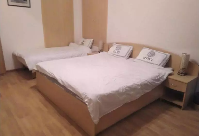 اتاق استاندارد سه نفره, Old City Inn