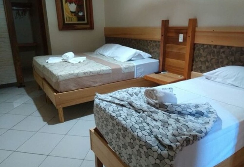 غرفة قياسية ثلاثية, Pousada Sonho Meu Foz