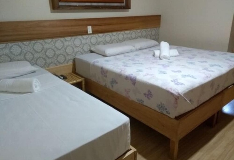 غرفة قياسية ثلاثية, Pousada Sonho Meu Foz