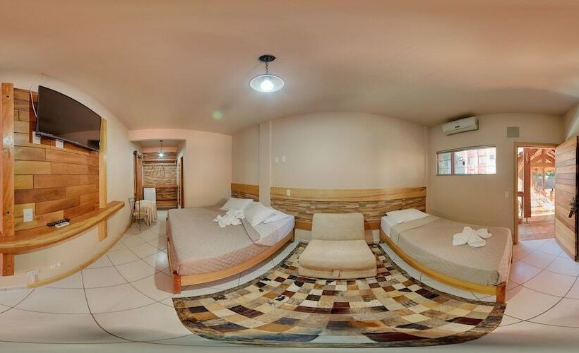 غرفة قياسية ثلاثية, Pousada Sonho Meu Foz