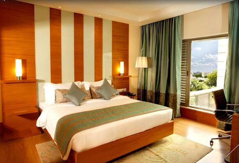 غرفة بيزنس, Radisson Blu Hotel Chennai City Centre