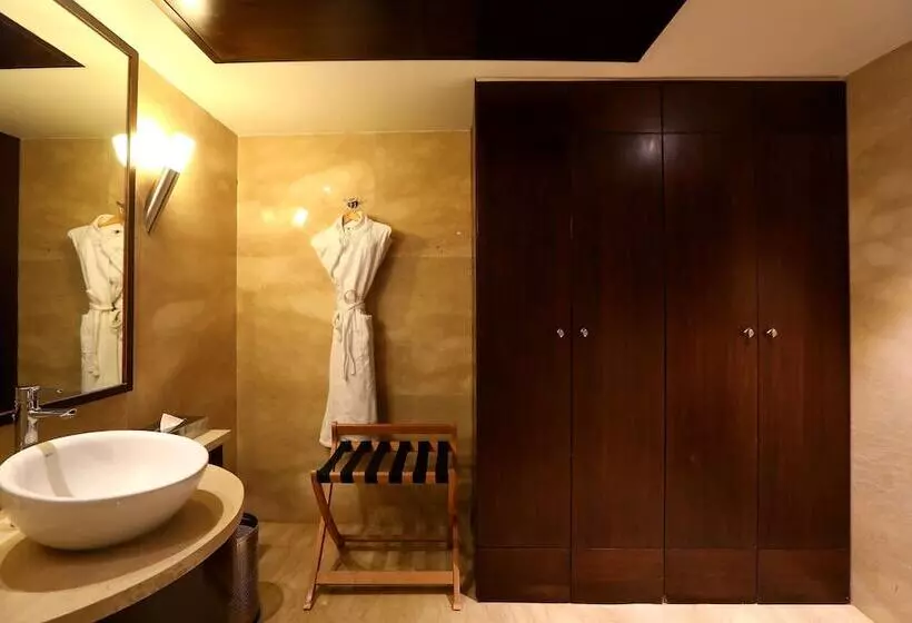 スイート, Radisson Blu Hotel Chennai City Centre