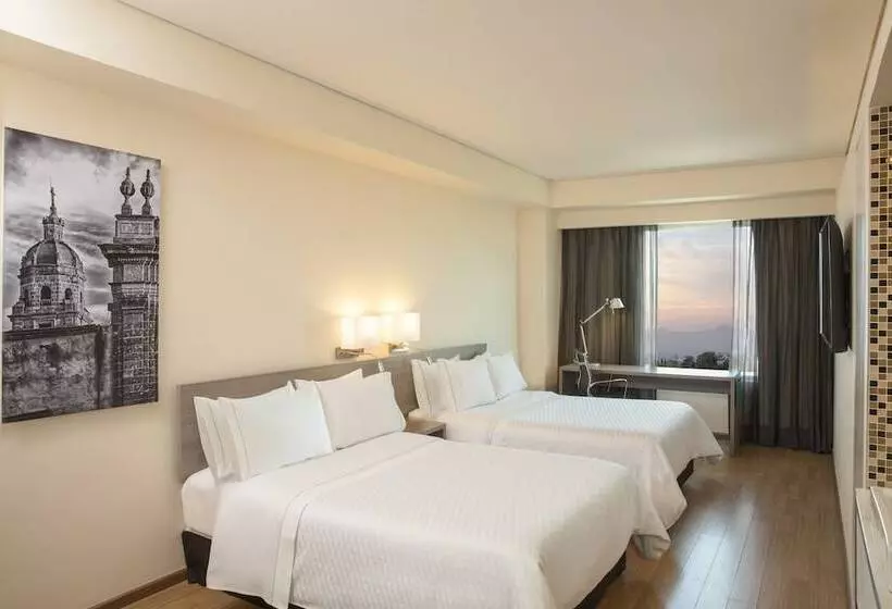 シティビューのデラックスルーム, Fiesta Inn Morelia Altozano