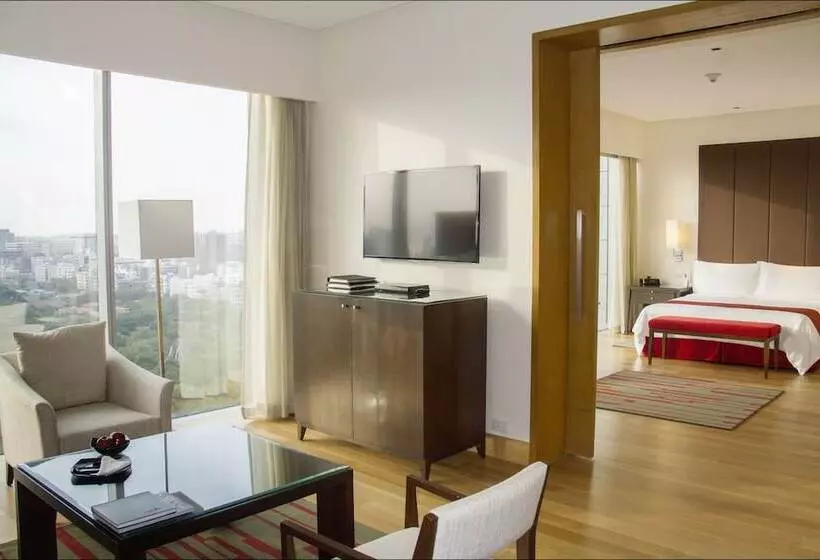 クラブスイート, Trident Hyderabad
