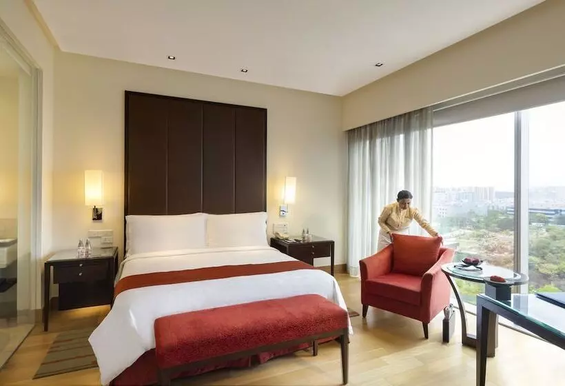 パークビューのデラックスルーム, Trident Hyderabad