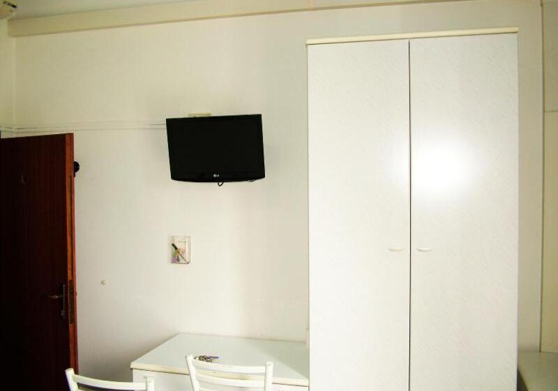 Habitació Estàndard, Tuscolano