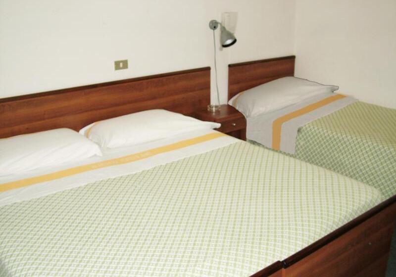 Habitació Triple Estàndard, Tuscolano