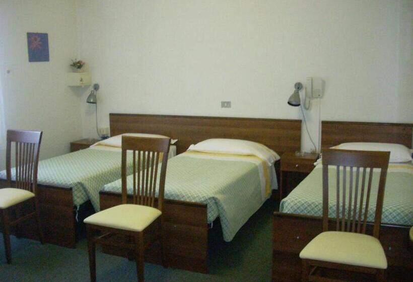 Habitació Triple Estàndard, Tuscolano