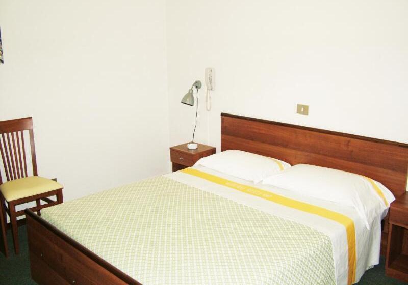 Habitació Estàndard, Tuscolano