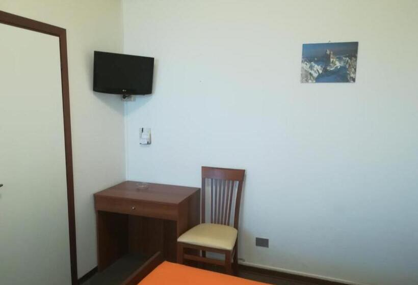 Habitació Estàndard, Tuscolano