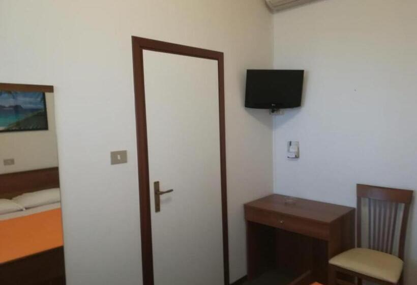 Habitació Estàndard, Tuscolano