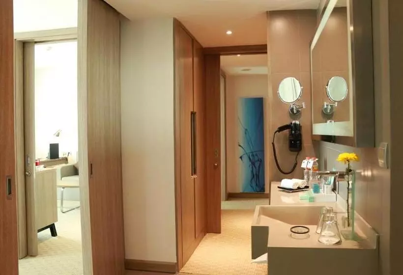 سوییت اجرایی, Novotel Tangerang