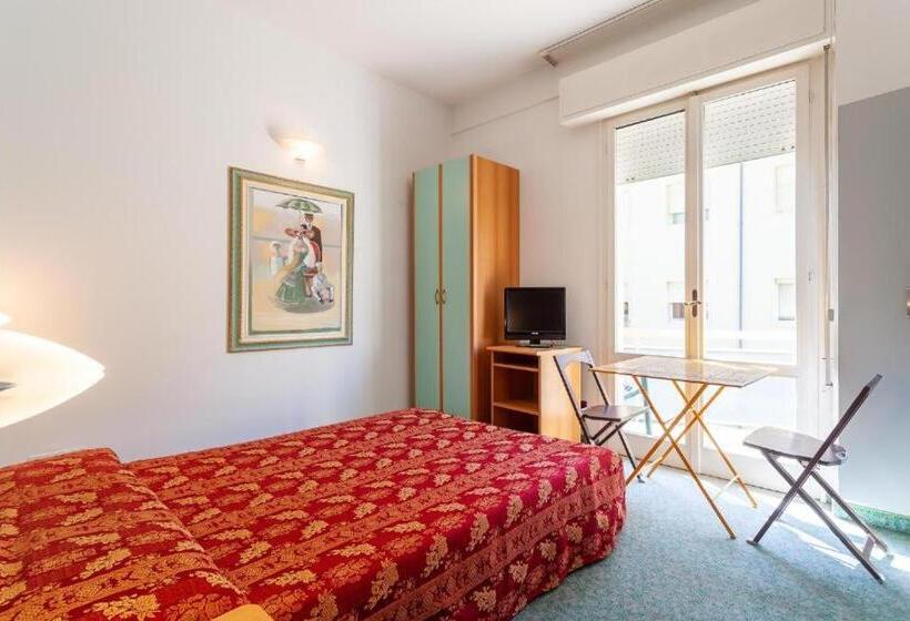 Апартаменты 1 Спальня с Балконом, Residence & Suites