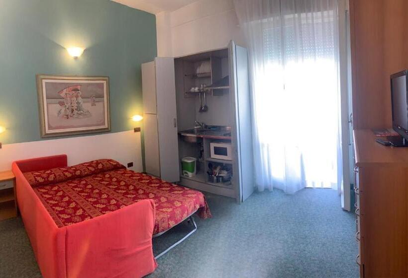 スタンダードスタジオ, Residence & Suites