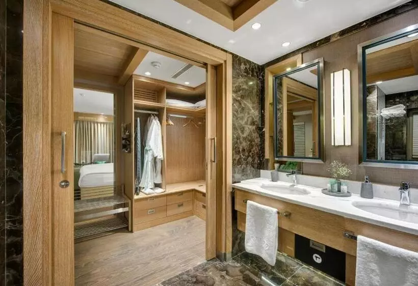 Standard Room, Regnum Carya
