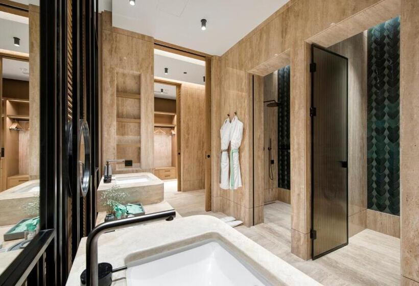 スイート, Regnum Carya