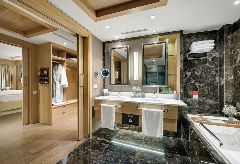 Suite met Zwembad, Regnum Carya