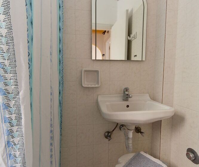 شقة غرفة واحدة مطلة على البحر, Sellada Apartments