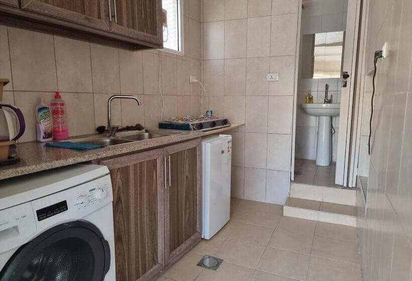 آپارتمان 1 خوابه, Rainbow House