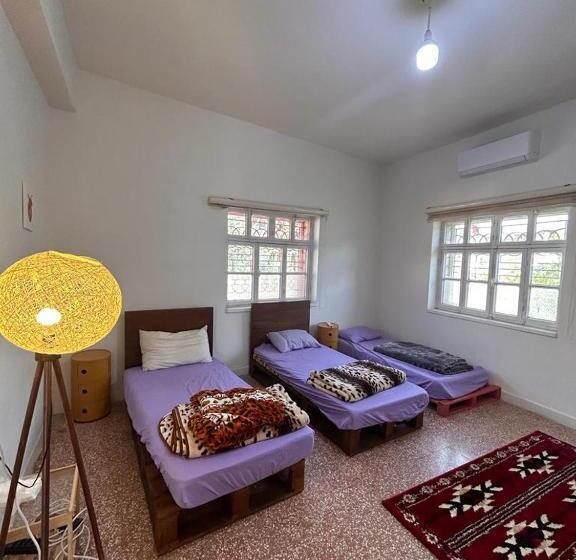 آپارتمان 2 خوابه, Rainbow House