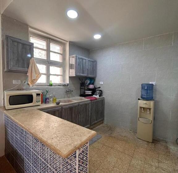 آپارتمان 2 خوابه, Rainbow House