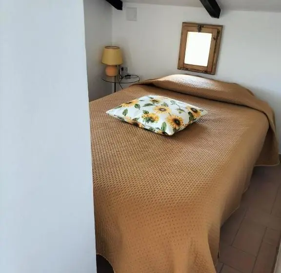 Perhehuone, Il Casale Di Sandra
