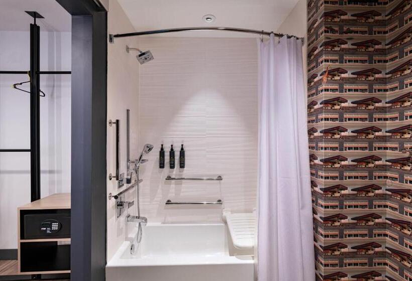 חדר סטנדרט נוף לבריכה, Aloft Austin Southwest