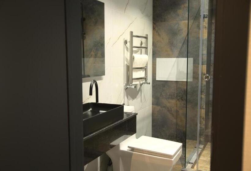 اتاق استاندارد با بالکن, Unique