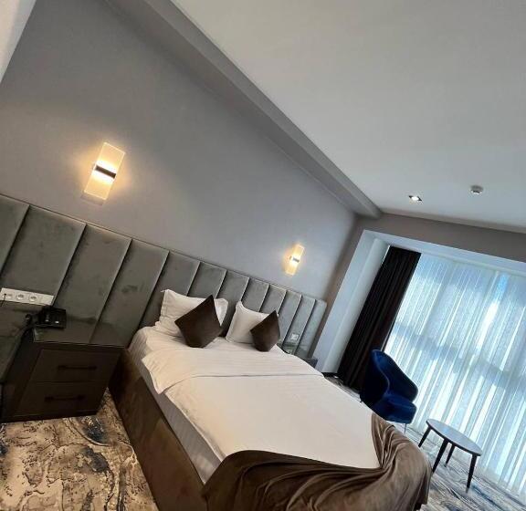 اتاق لوکس با تخت بزرگ, Unique