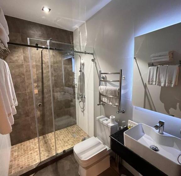 اتاق خانوادگی, Unique