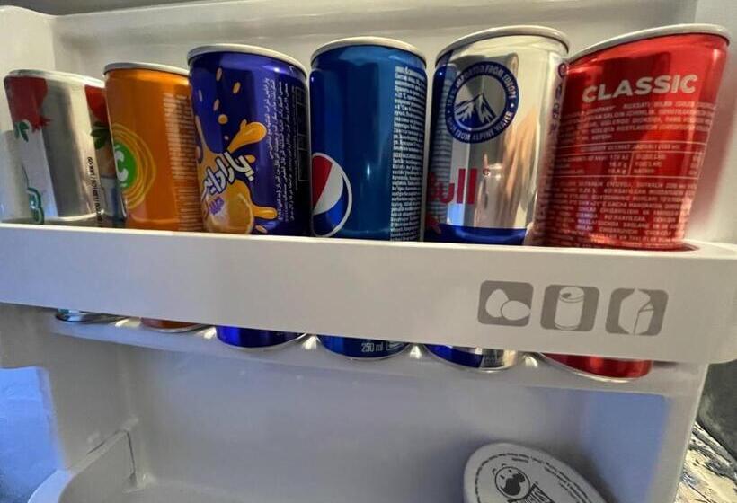 اتاق خانوادگی, Unique