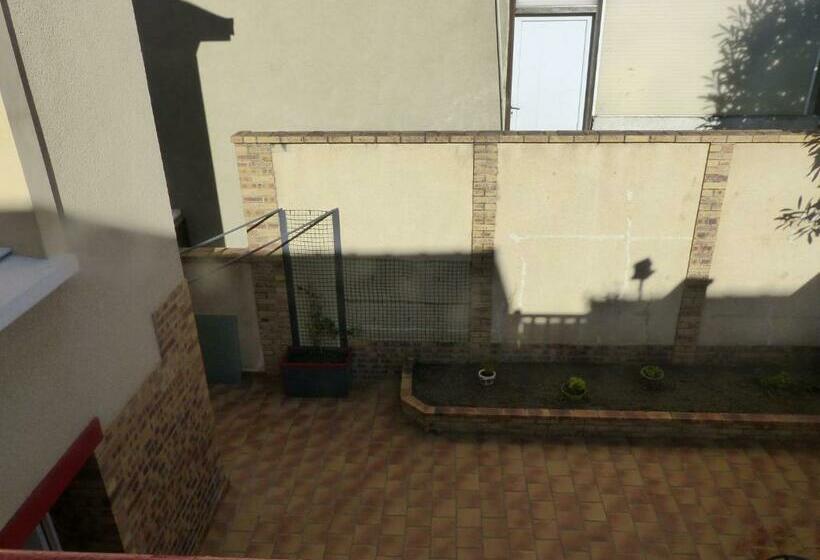 اتاق استاندارد, Lio