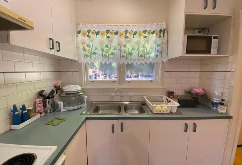 غرفة قياسية, Mitcham Station Home Stay