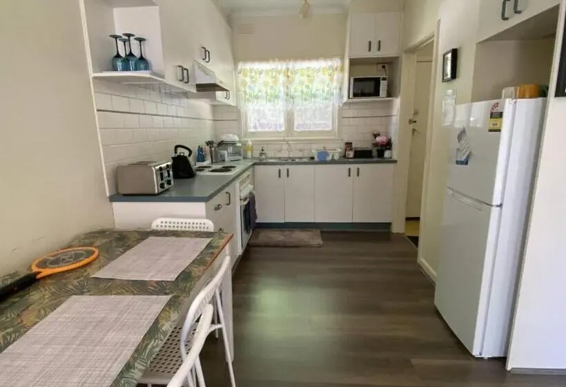 ツーベッドルーム ヴィラ, Mitcham Station Home Stay