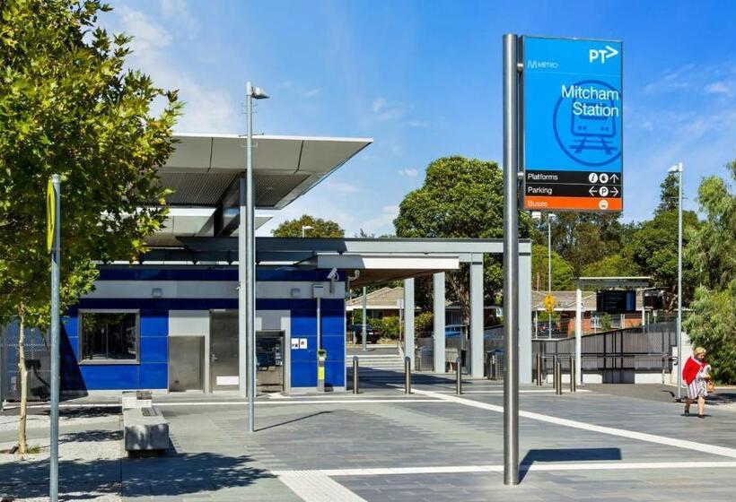 منزل غرفتين نوم, Mitcham Station Home Stay