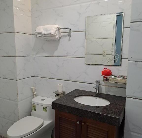 اتاق لوکس با تخت بزرگ, Abc Hotel Bình Tân