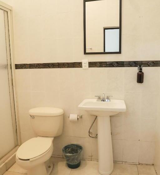 デラックスルーム, Antique Guest House Fundidora