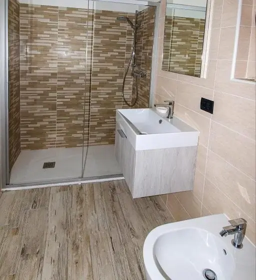 Standard Room, Adeline
