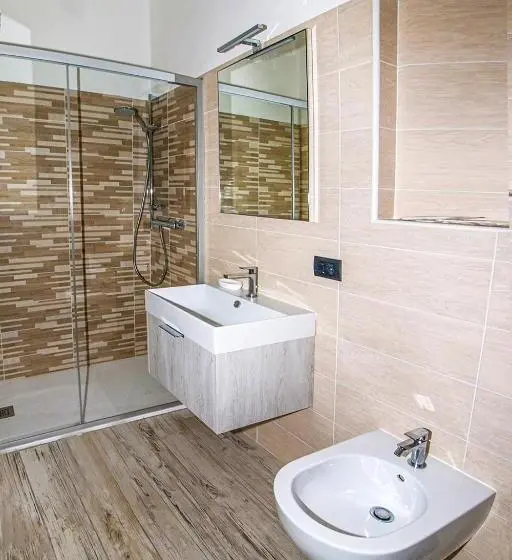 Standard Room, Adeline