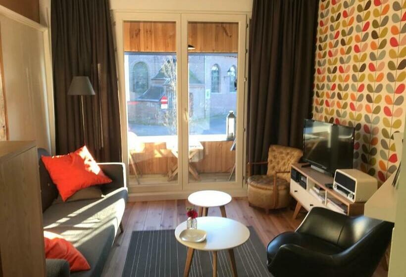 غرفة قياسية مزوَّدة بشُرفة, T Een En T Ander