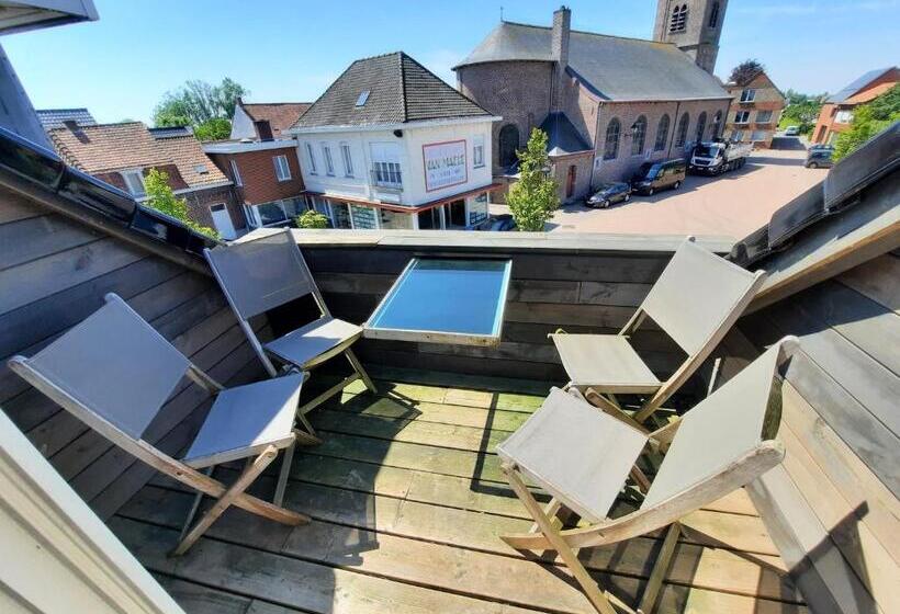 جناح عائلي, T Een En T Ander