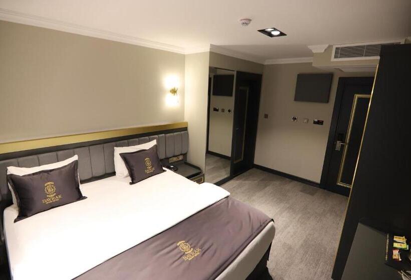 Camera Superiore, Bayrak Grand