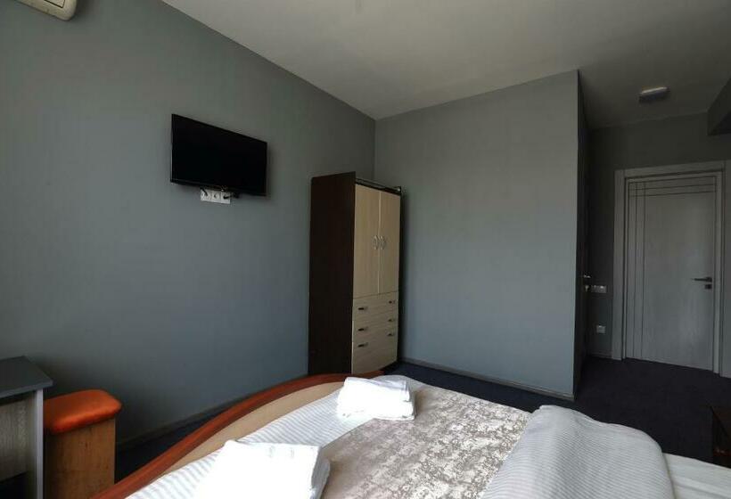 اتاق سوپریور, Evita Tashkent