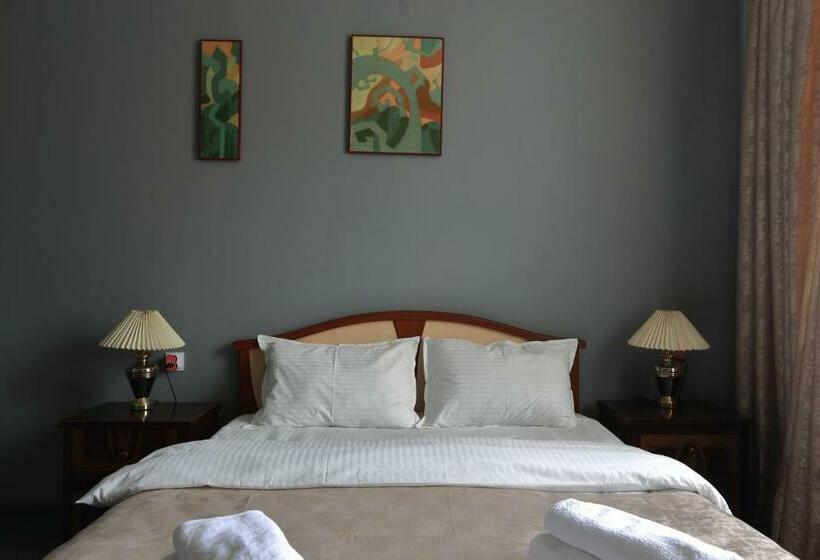 اتاق سوپریور, Evita Tashkent