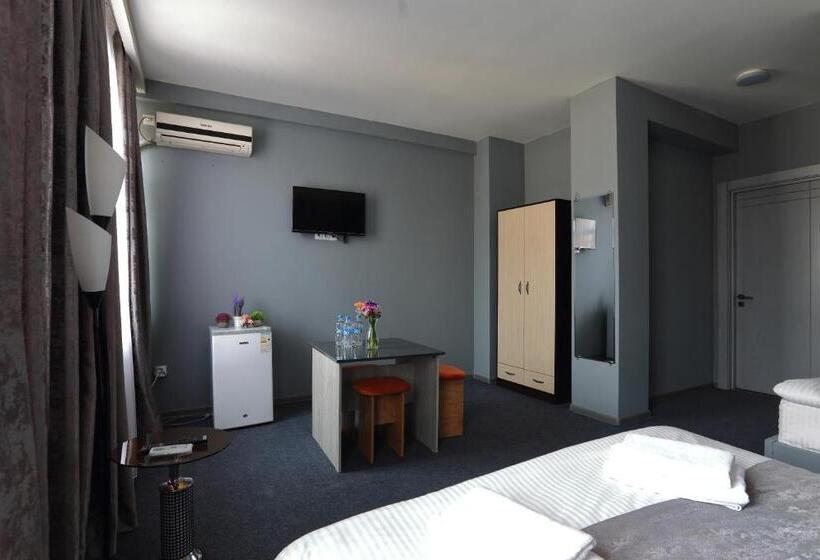 سوییت خانوادگی, Evita Tashkent