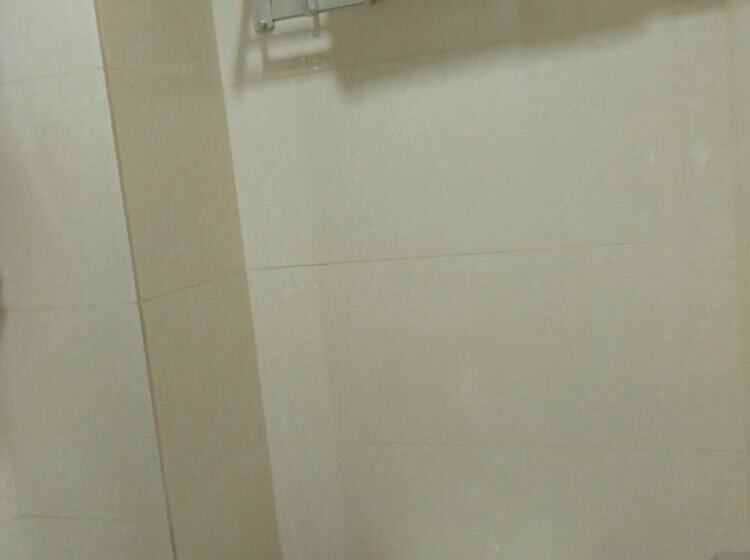 اتاق لوکس یک تخته, Oyo 90464 Borneo Suites