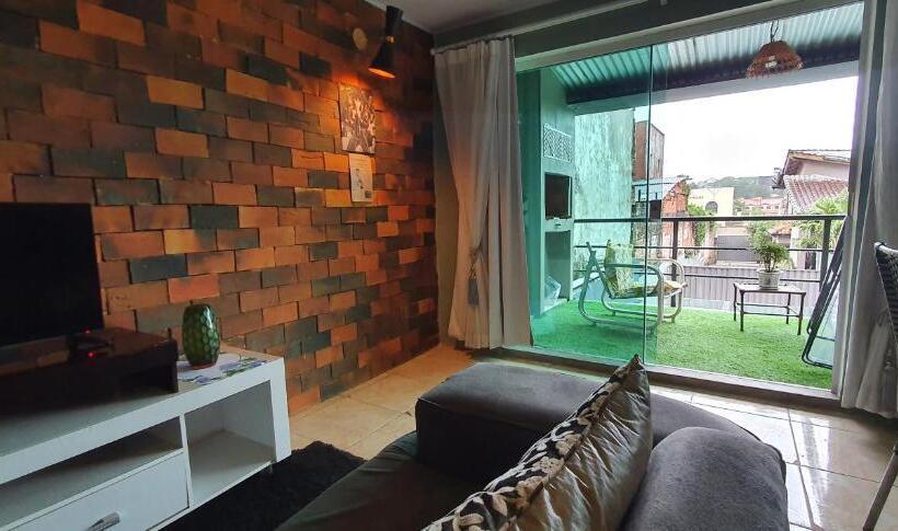 آپارتمان 1 خوابه با بالکن, Ivy House Apart