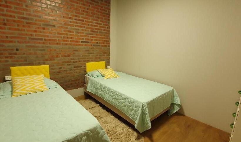 آپارتمان دوبلکس 1 خوابه, Ivy House Apart