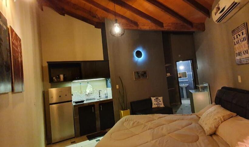 آپارتمان 1 خوابه, Ivy House Apart