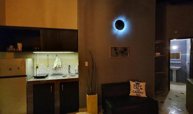 آپارتمان 1 خوابه, Ivy House Apart